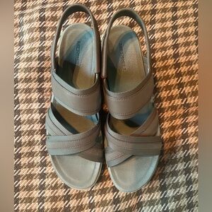 NWOB: Merrell: Kaiteri Wedge Strap Sandal: Olive Green